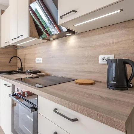 1 Bedroom Amazing In Apartment