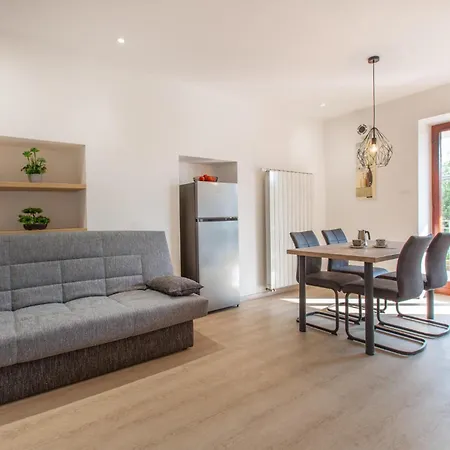 1 Bedroom Amazing In Apartment