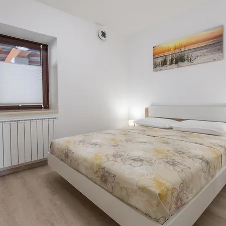 1 Bedroom Amazing In Apartment